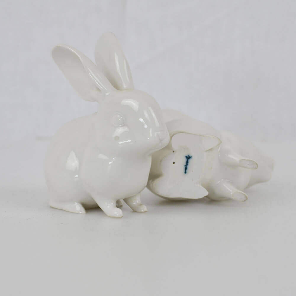 Porzellanfigur - HASE sitzend Weiss