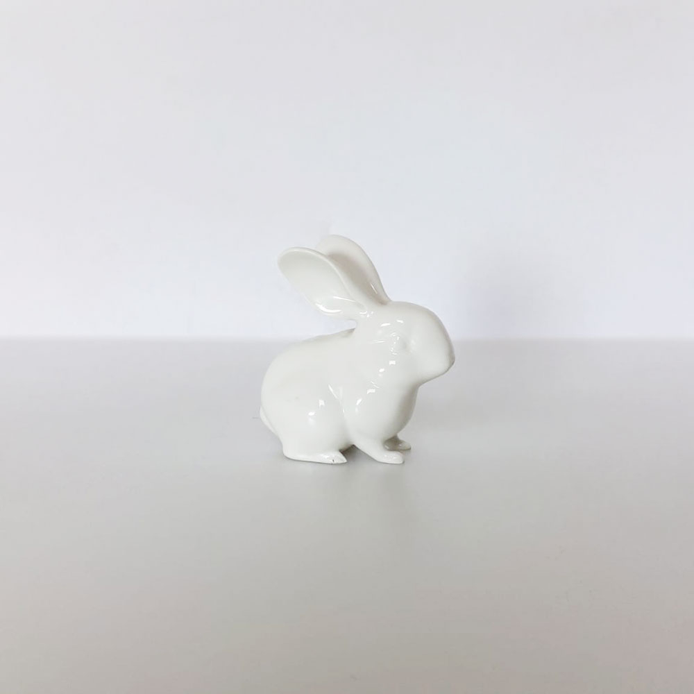 Porzellanfigur - HASE sitzend Weiss
