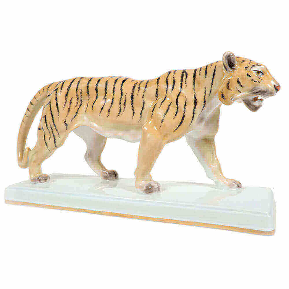 Porcelain figures - Playing Bear